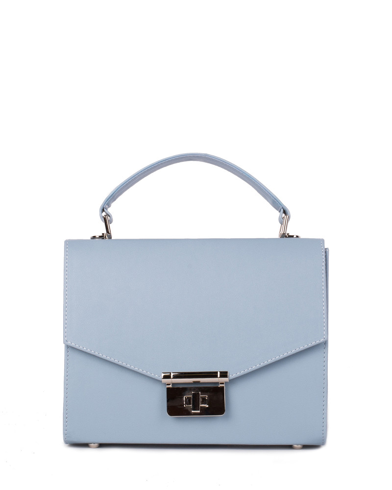 Голубая сумка – с чем носить и как создавать стильные сеты с сумкой небесного оттенка?