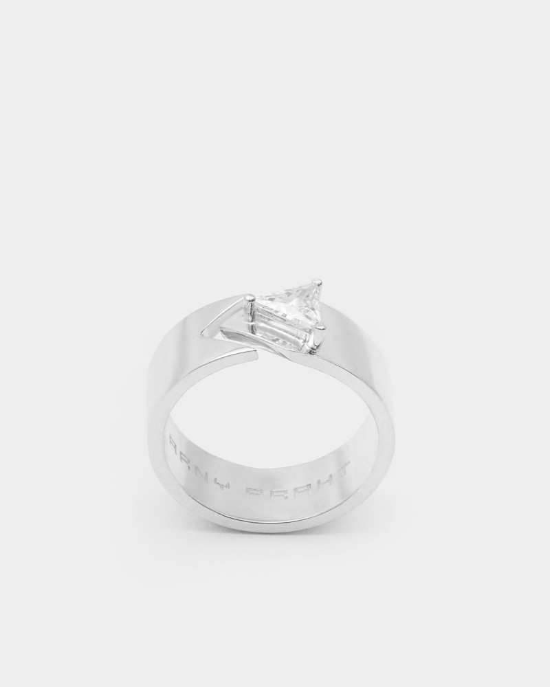  Кольцо DELTA zircon ring, Цвет - серебристый