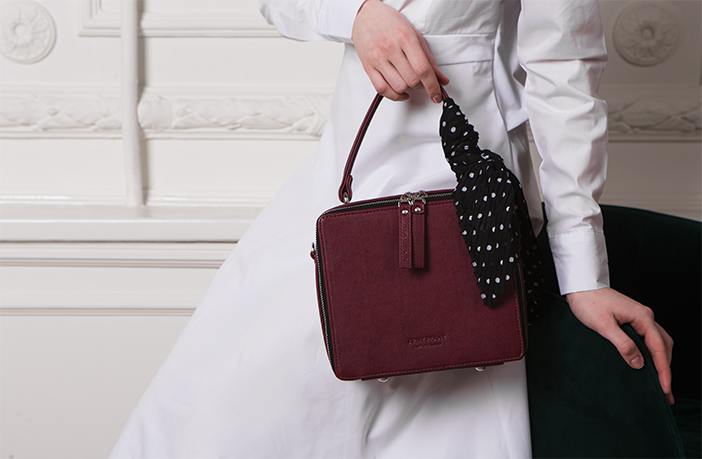 	Bordeaux Exquisite
Handbag Muna